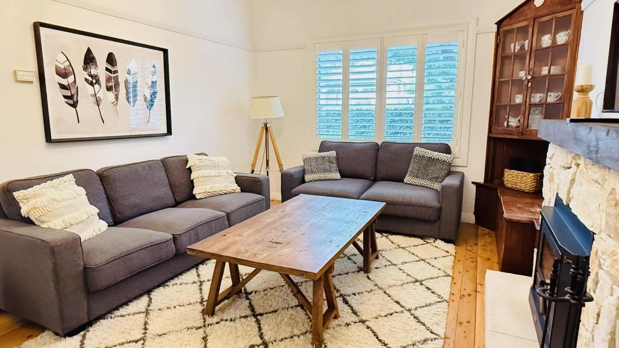 La Villette Sleeps 9 Fireplace Bbq Pet Friendly คาทุมบา ภายนอก รูปภาพ